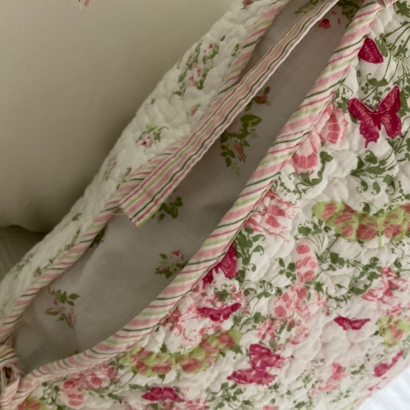 Elena Brunelli Shams Set/2 Quilted Decorative Pillow Covers Butterflies / Roses - Picture 5 of 11